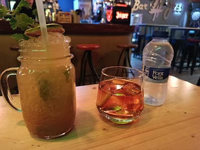 Ver galería de 🍸🍹 Bar 4 i Tres Cockteleria #1 en Andorra
