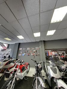 Galería de 4T MOTORS 4