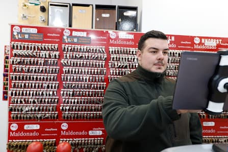 Imagen principal de Alve CERRAJERO 3