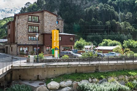 Galería de APARTHOTEL ELS MENERS 4