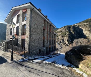 Galería de APARTMENT LA MOLA DE PRATS 3