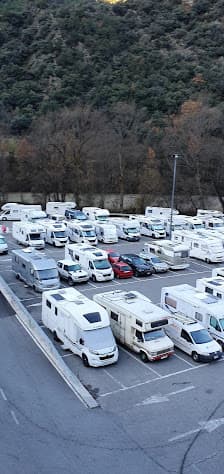 Galería de Área de autocaravanas - River Centro Comercial 3