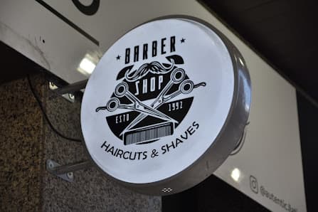 Galería de Autèntic Studio Barberia i Spa per a Homes 3