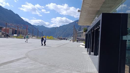 Galería de Centro Comercial Illa Carlemany 2