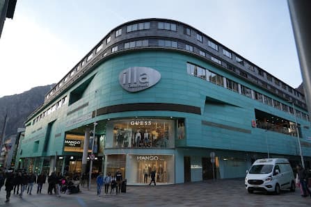 Ver galería de Centro Comercial Illa Carlemany