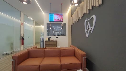 Galería de CLINICA DENTAL ART DENT BY GLIA 3