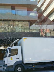 Galería de Euromudances & Transports Albós · Més de 30 anys en mudances · Botiga de segona mà 2