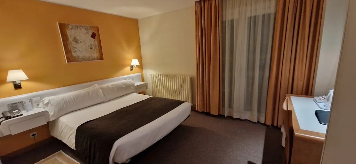 Photo Gallery: Hotel Kandahar 3