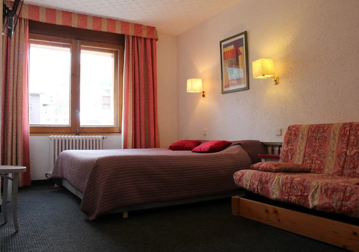 Photo Gallery: Hotel Panda 2