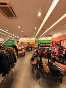 Galería de JEANS CULTE - VIA MODA 4