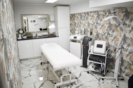 Galería de Karla Torren Andorra Peluquería Especialista En Mechas Rubias 3