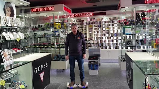 Galería de L'Escala Electronic Store 3