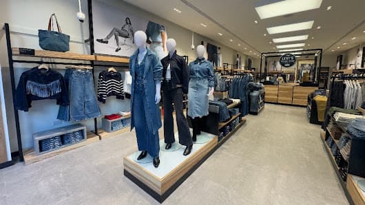 Galería de Levi's® La Vella Urban - Via Moda 4