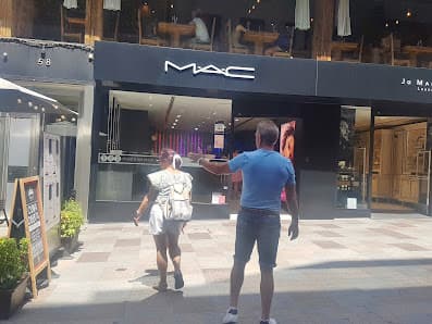 Imagen principal de MAC COSMETICS