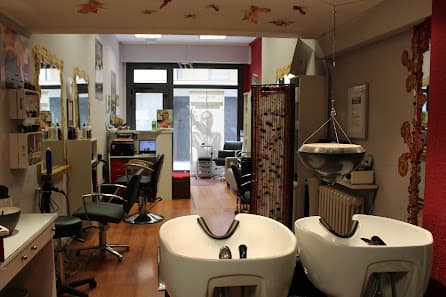 Galería de MONTSE GONZALEZ PERRUQUERS 4