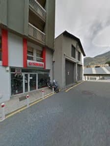Galería de MOTORETRO YAMAHA DEALERSHIP 4