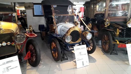 Galería de Museo Nacional del Automovil 3