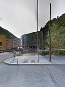 Galería de NATUREL Studio Salo de bellesa 2