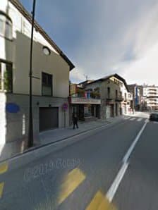 Galería de PERRUQUERIA ELEGANTS 4