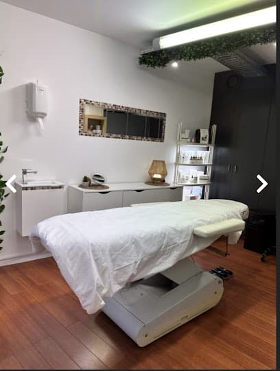 PERRUQUERIA LLARG I CURT