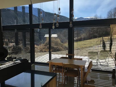 REFI - RENOVACIÓ EFICIENT DE FINESTRES - FINSTRAL PARTNER - PVC ALUMINI FUSTA