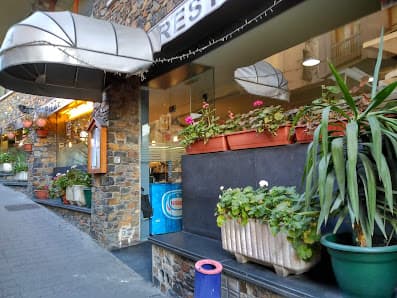 Imagen principal de RESTAURANT PIZZERIA VENÈCIA
