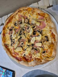 Ver galería de RESTAURANT PIZZERIA VENÈCIA