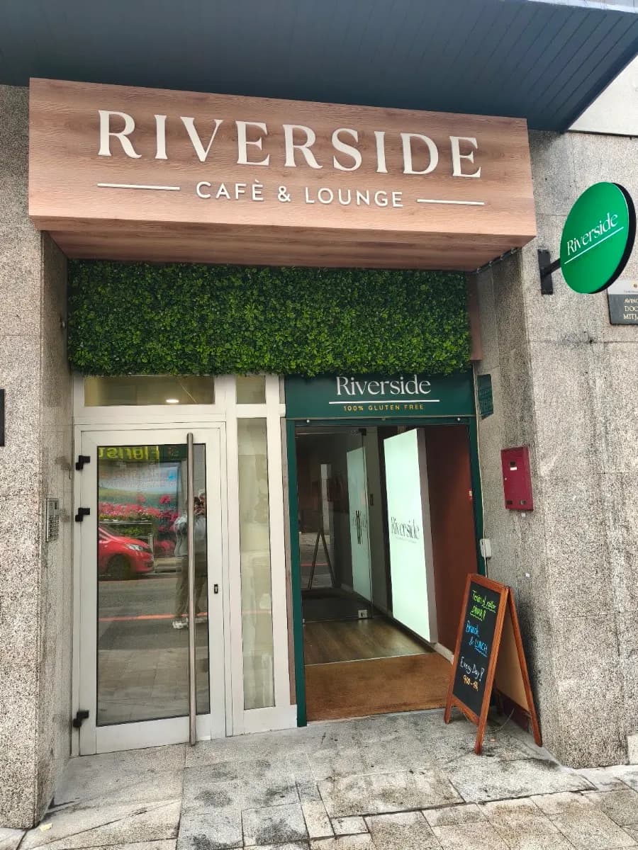 RIVERSIDE Brunch & Lunch | Specialty Coffee