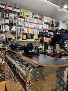 Galería de SLIDEWAYZ Snowboard Shop 2